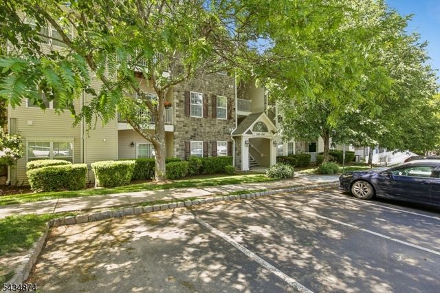 144 Barrister Dr 144, Butler Boro, NJ 07405