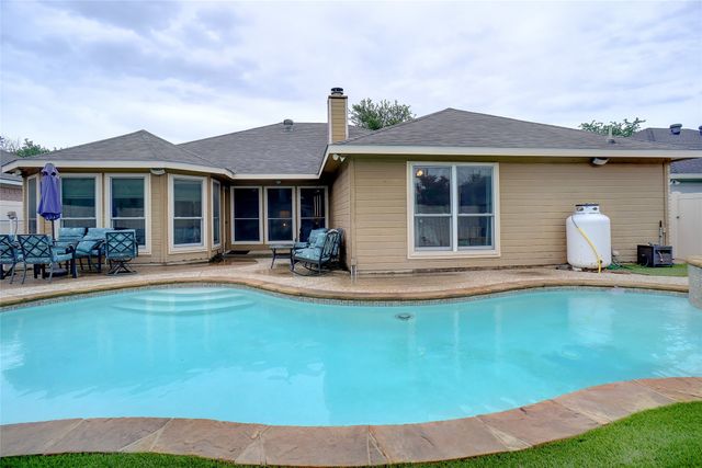 8125 Berkshire Drive, Fort Worth, TX 76137