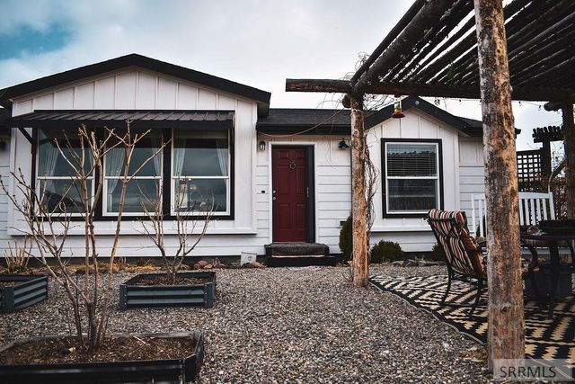 56 Country Living Lane, Salmon, ID 83467