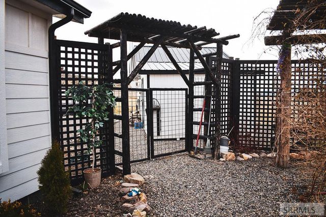 56 Country Living Lane, Salmon, ID 83467