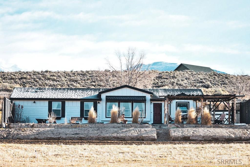 56 Country Living Lane, Salmon, ID 83467
