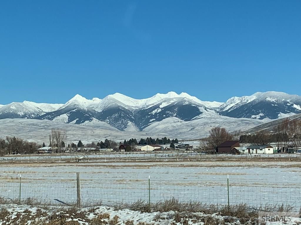 Image 2 of property listing at 56 Country Living Lane, Salmon, ID 83467