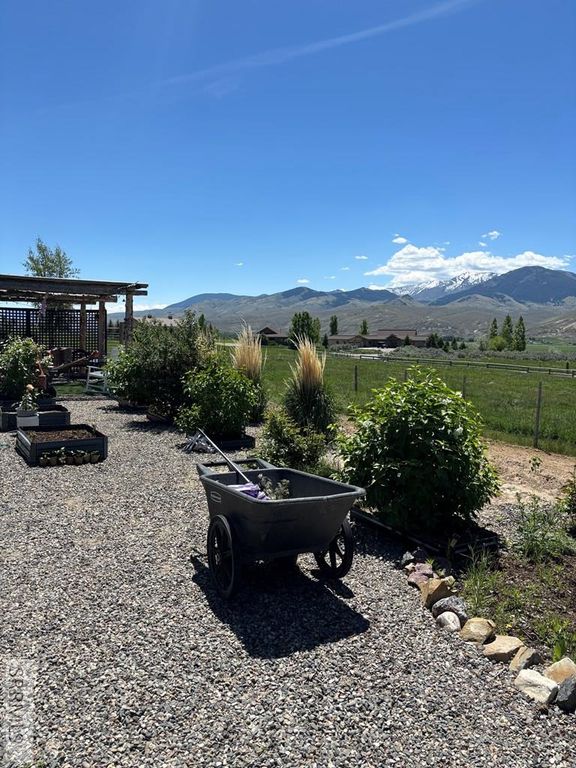 Image 32 of property listing at 56 Country Living Lane, Salmon, ID 83467