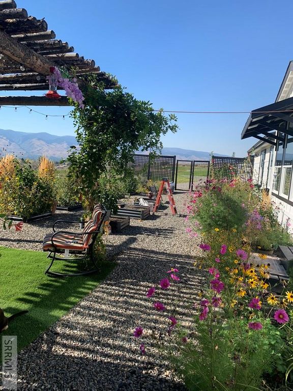 Image 33 of property listing at 56 Country Living Lane, Salmon, ID 83467