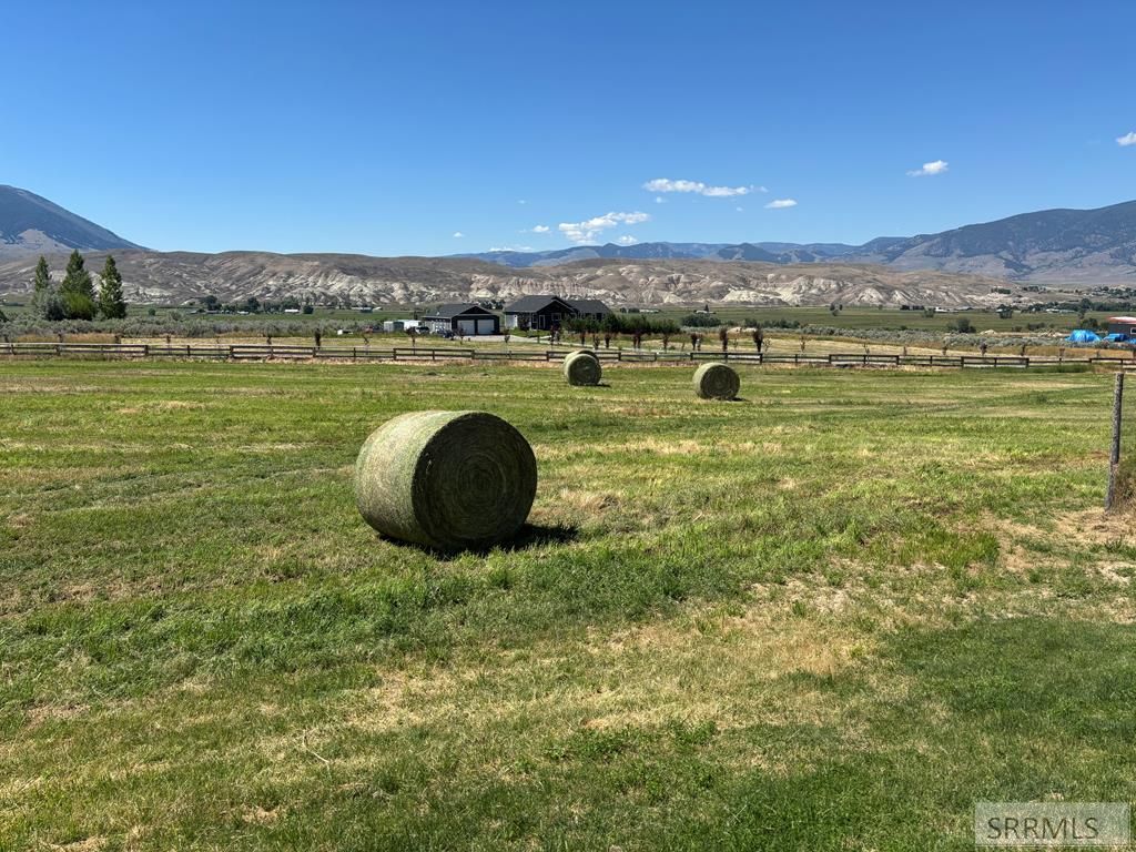 Image 38 of property listing at 56 Country Living Lane, Salmon, ID 83467