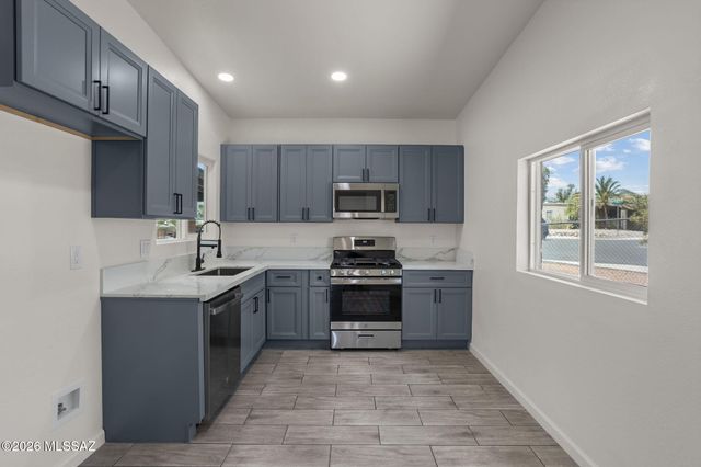 6978 N Asterion Lane, Tucson, AZ 85741
