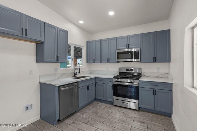6978 N Asterion Lane, Tucson, AZ 85741