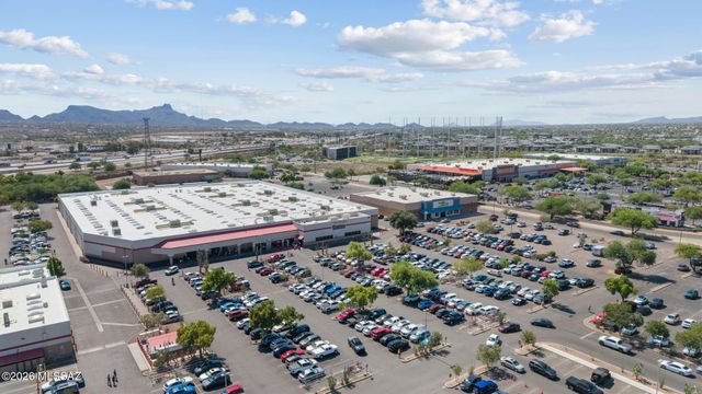 6978 N Asterion Lane, Tucson, AZ 85741