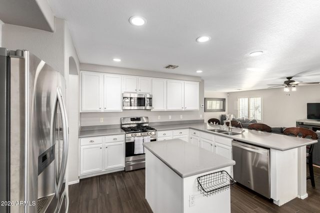 3254 E WASHINGTON Avenue, Gilbert, AZ 85234