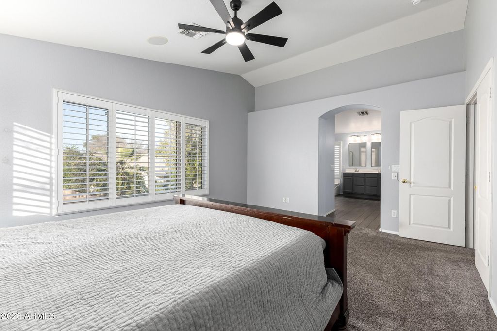 Image 12 of property listing at 3254 E WASHINGTON Avenue, Gilbert, AZ 85234