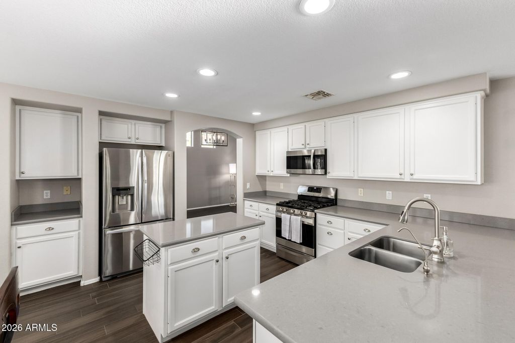 Image 5 of property listing at 3254 E WASHINGTON Avenue, Gilbert, AZ 85234