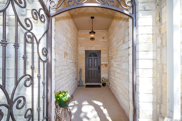 2711 Zurich, San Antonio, TX 78230