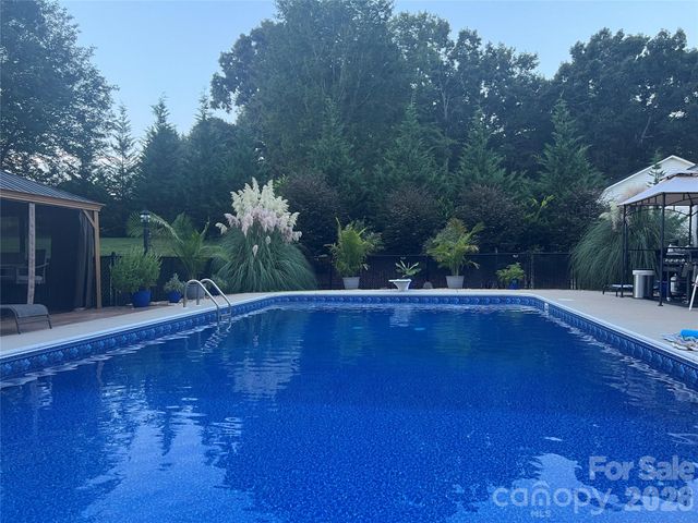 2555 Knox Landing Road, Connelly Springs, NC 28612