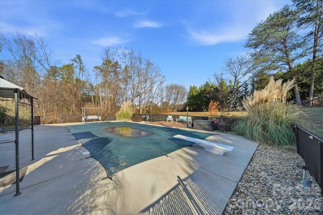 2555 Knox Landing Road, Connelly Springs, NC 28612