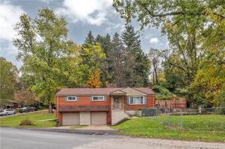 20 Broadhead Ave, Crafton, PA 15205