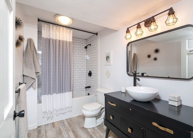 255 Elm St, Marshfield, MA 02050