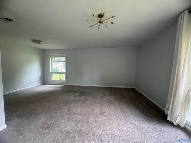 909 Woodall Lane NW, Huntsville, AL 35816