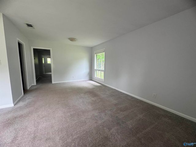 909 Woodall Lane NW, Huntsville, AL 35816