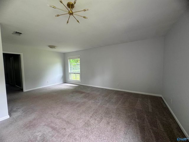 909 Woodall Lane NW, Huntsville, AL 35816