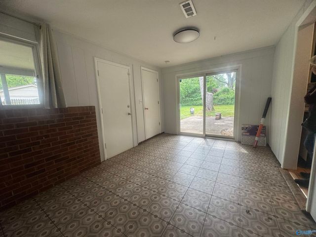 909 Woodall Lane NW, Huntsville, AL 35816