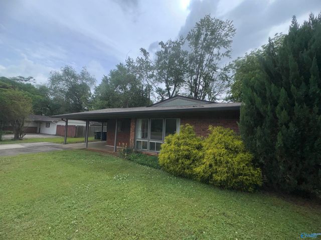 909 Woodall Lane NW, Huntsville, AL 35816