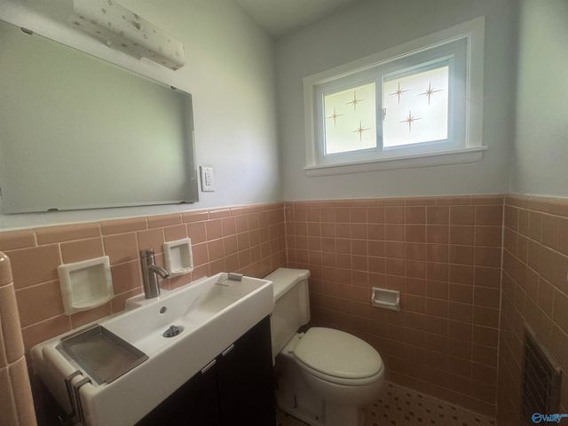 909 Woodall Lane NW, Huntsville, AL 35816