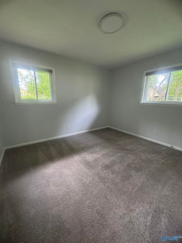 909 Woodall Lane NW, Huntsville, AL 35816
