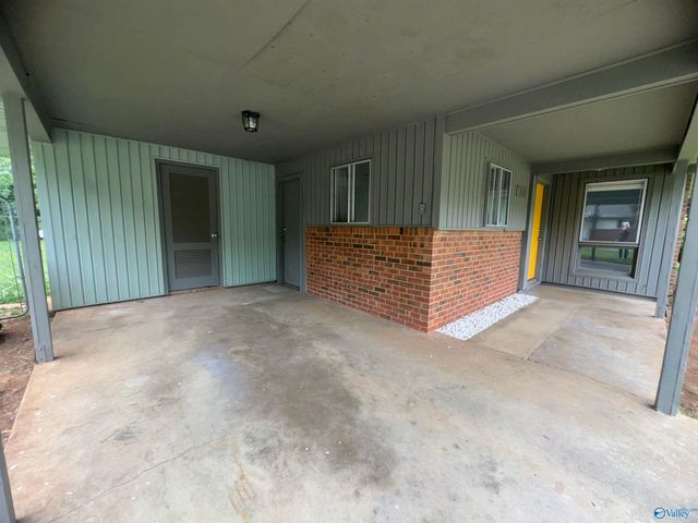 909 Woodall Lane NW, Huntsville, AL 35816