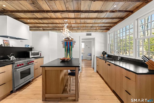 382 Weekeepeemee Road, Woodbury, CT 06798