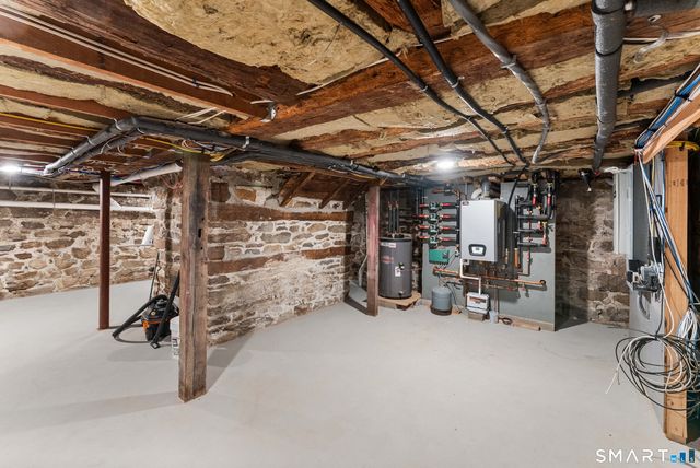 382 Weekeepeemee Road, Woodbury, CT 06798