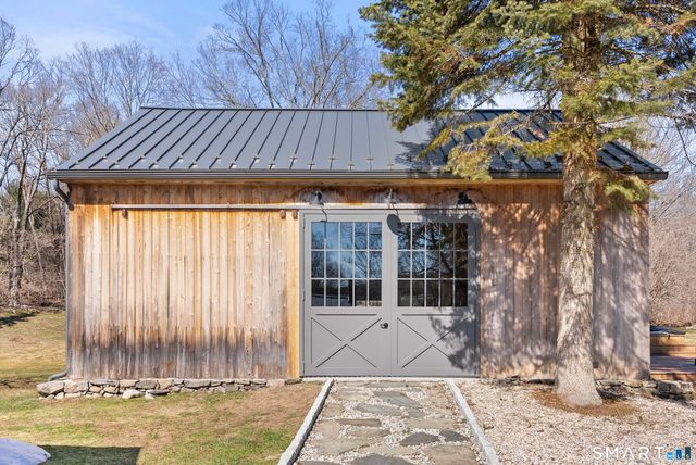 382 Weekeepeemee Road, Woodbury, CT 06798