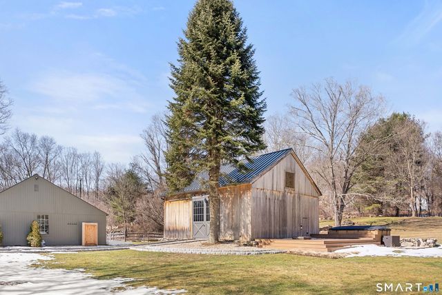 382 Weekeepeemee Road, Woodbury, CT 06798