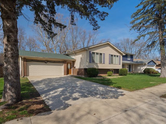 4242 Pinewood Lane, Matteson, IL 60443