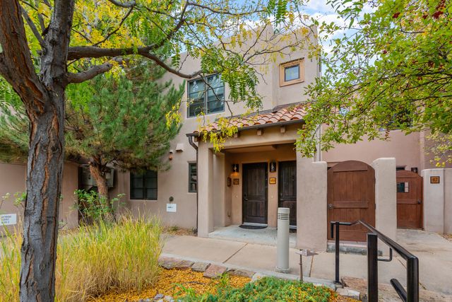 103 Catron 48, Santa Fe, NM 87501