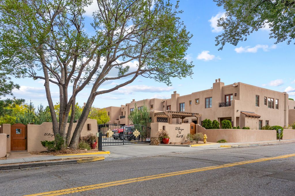 103 Catron 48, Santa Fe, NM 87501