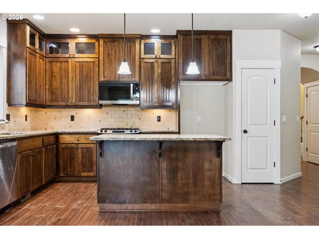 17811 Sw ROBERT Ln, Beaverton, OR 97078