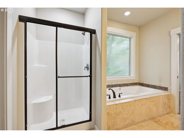 17811 Sw ROBERT Ln, Beaverton, OR 97078