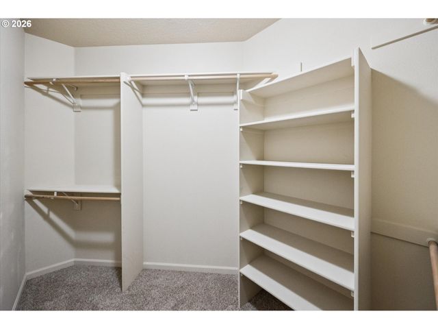 17811 Sw ROBERT Ln, Beaverton, OR 97078