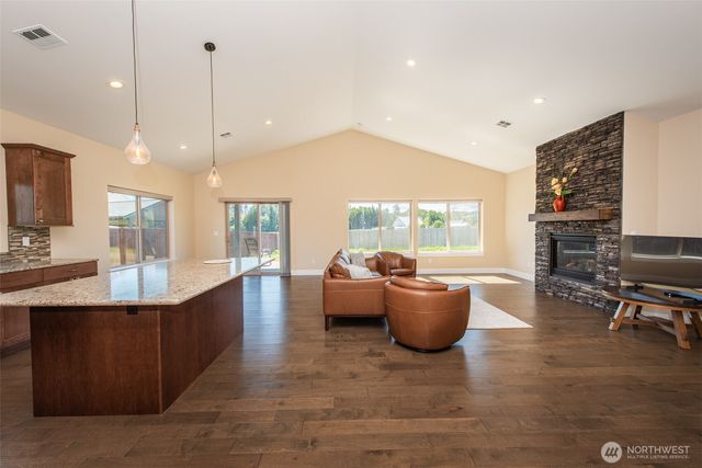 390 Broadmoor Street, Sequim, WA 98382