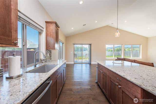 390 Broadmoor Street, Sequim, WA 98382
