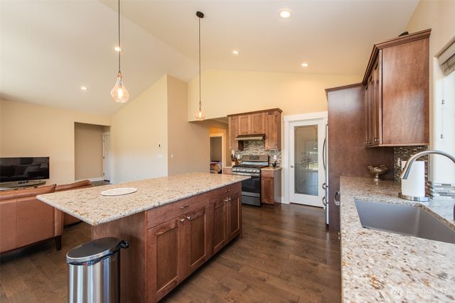 390 Broadmoor Street, Sequim, WA 98382