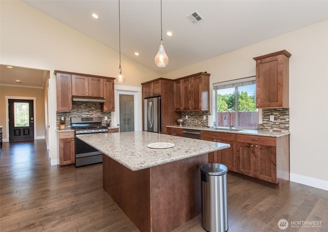 390 Broadmoor Street, Sequim, WA 98382
