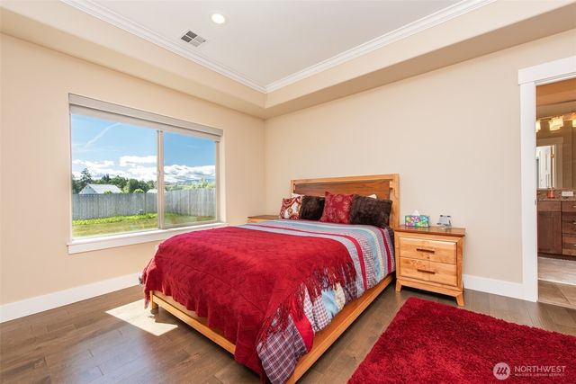 390 Broadmoor Street, Sequim, WA 98382