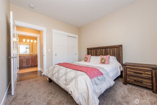390 Broadmoor Street, Sequim, WA 98382
