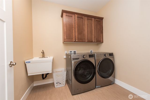 390 Broadmoor Street, Sequim, WA 98382