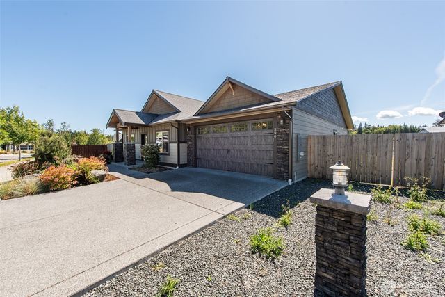 390 Broadmoor Street, Sequim, WA 98382