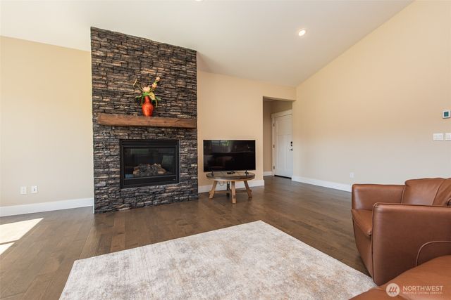 390 Broadmoor Street, Sequim, WA 98382