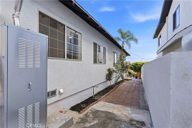 537 N Cummings Street, Los Angeles, CA 90033