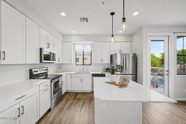 2090 S DORSEY Lane 1030, Tempe, AZ 85282