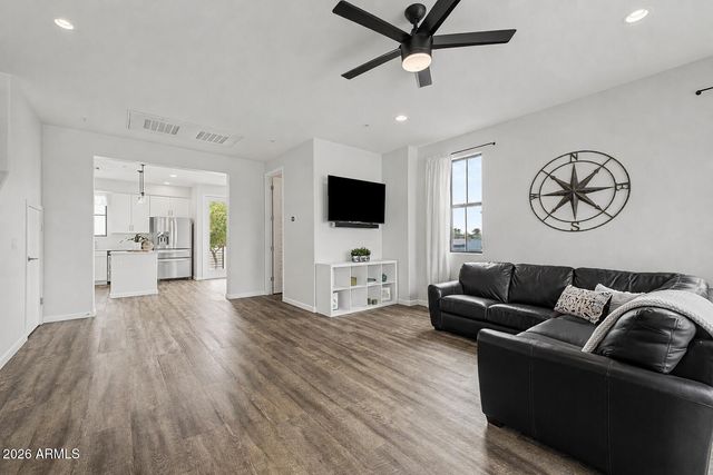 2090 S DORSEY Lane 1030, Tempe, AZ 85282